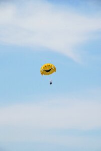 Himmel parachute happy