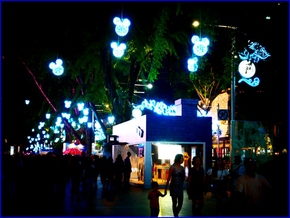 orchard rd xmas lightup - street decorations