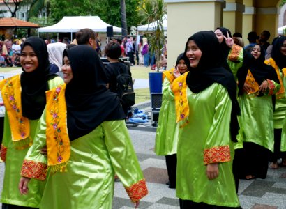 kampong glam and malay heritage centre - happy performers photo