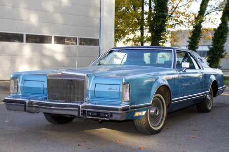 Oldtimer lincoln continental photo