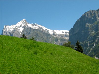 Alpes. La Punt-chamues-ch (Suiza). photo
