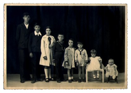 famiglia Urbani - Asiago capodanno 1938 photo