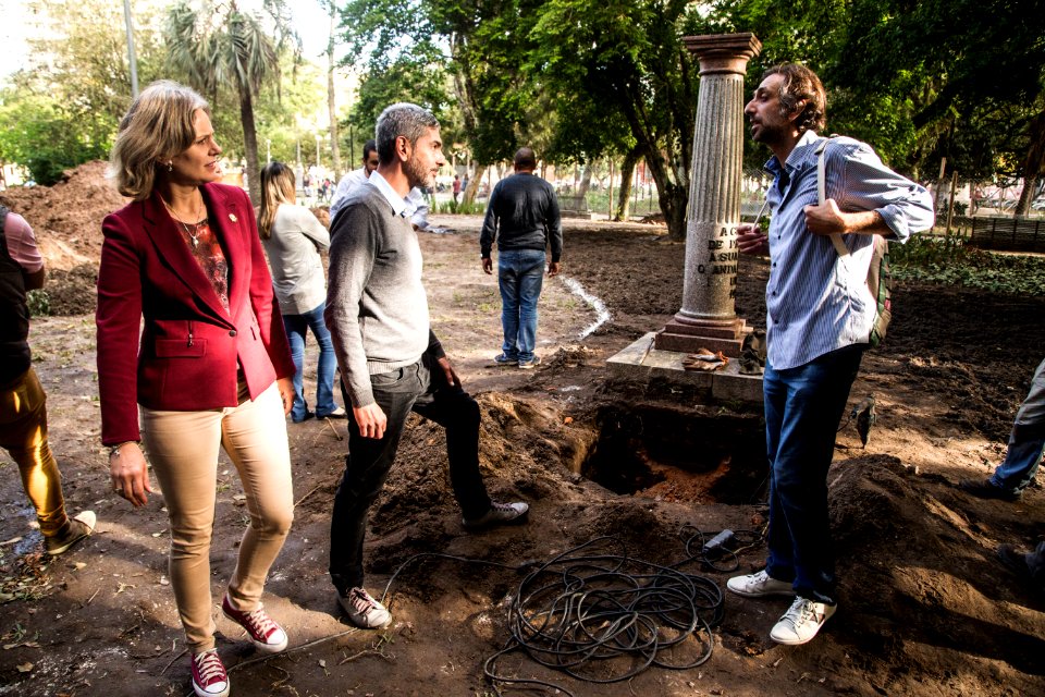 07.05.2019 - Prefeitura encontra caixa enterrada no monumento que homenageia Yolanda Pereira, a primeira brasileira a conquistar o título de Miss Universo, em 1930 - Foto: Gustavo Vara