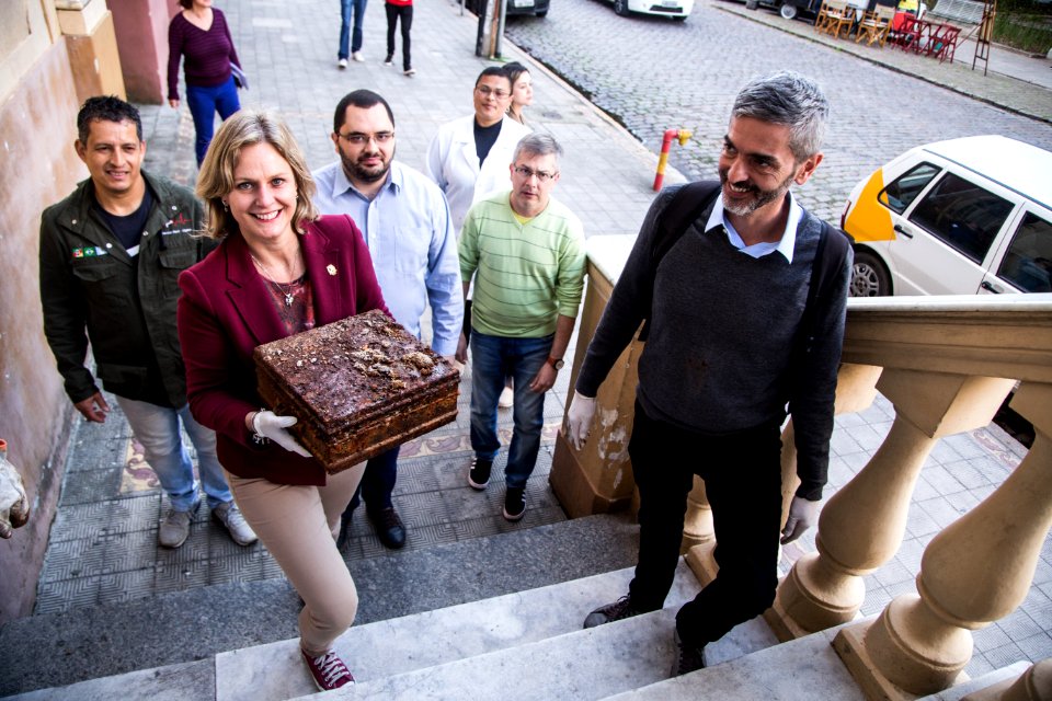 07.05.2019 - Prefeitura encontra caixa enterrada no monumento que homenageia Yolanda Pereira, a primeira brasileira a conquistar o título de Miss Universo, em 1930 - Foto: Gustavo Vara