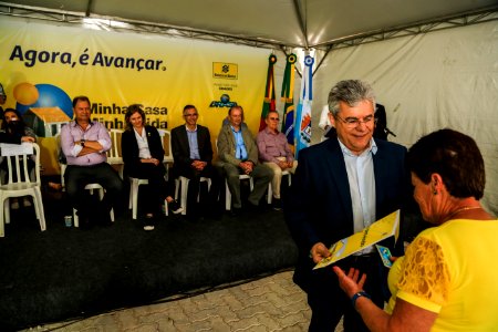 20.12.2017 - Prefeita Paula Mascarenhas e vice Idemar Barz na entrega dos residenciais Roraima e Amazonas