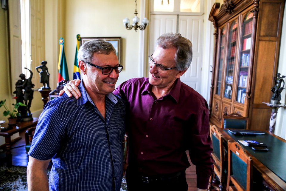 05.01.2018  - Prefeito em exercício Idemar Barz recebe visita o presidente da câmara Waldomiro Lima