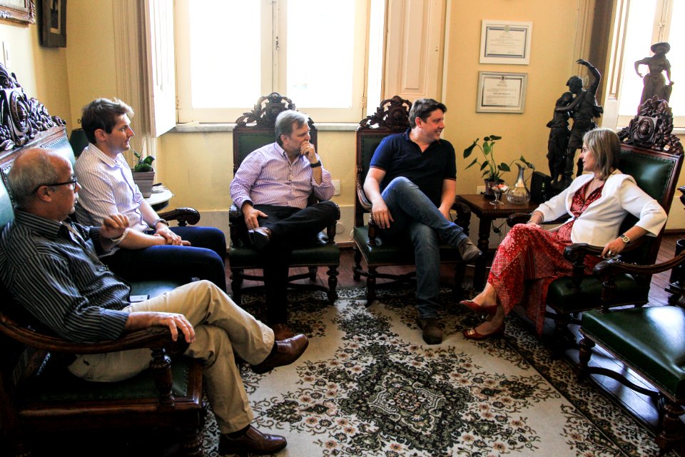 05.03.2018 - Prefeita Paula Mascarenhas durante reunião com o prefeito de Teotônia, Jonatan Brönstrup - Foto: Gustavo Vara