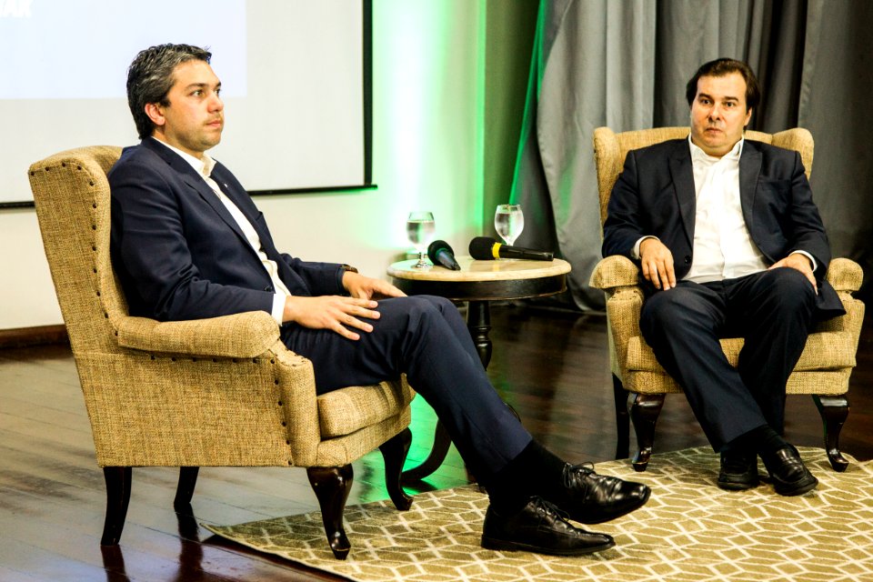 18.10.2019 - Prefeita Paula Mascarenhas participa da palestra do presidente da Câmara dos Deputados, Rodrigo Maia, promovida pelo deputado federal Daniel Trzeciak - Foto: Gustavo Vara