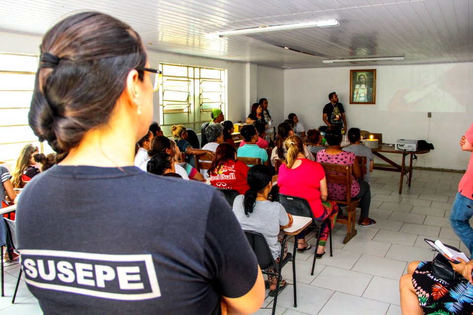 25.01.2018 - Oficina com as detentas do presídio - Estratégias Segunda Chance, Pacto Pelotas Pela Paz
