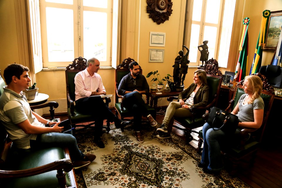 25.04.2018 - Prefeita Paula Mascarenhas durante reunião com Ecosul - Foto: Gustavo Vara