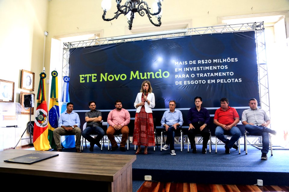 21.02.2018 - Assinatura do contrato e emissão da ordem de serviço da ETE Novo Mundo - Foto: Gustavo Vara