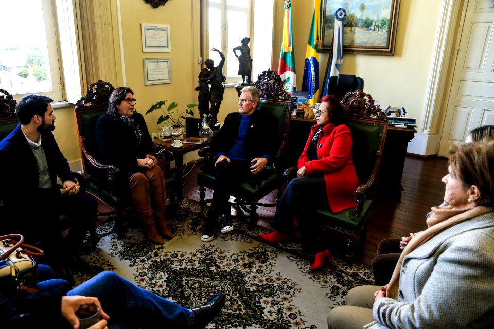 07.06.2018 - Prefeito em exercício Idemar Barz recebe a presidente da Associação Gaúcha de Procons Municipais, Marcia Moro da Rocha - Foto: Gustavo Vara