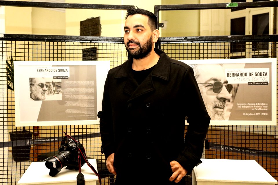 05.07.2019 - Prefeita Paula Mascarenhas e o vice Idemar Barz prestigiam a abertura da exposição fotográfica ‘Bernardo de Souza em dois tempos’ em homenagem ao ex-prefeito, com imagens do fotógrafo Gustavo Vara - Foto: Michel Corvello