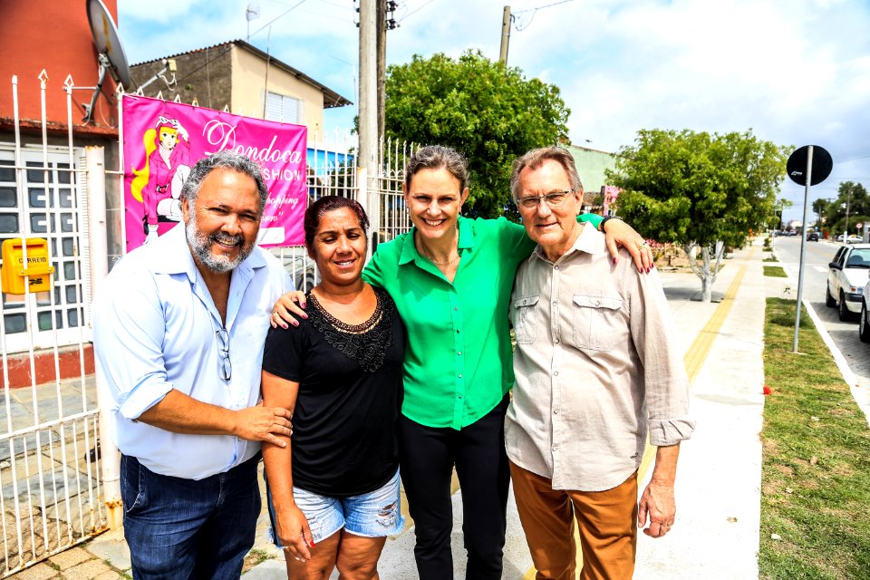 21.12.2017 - Prefeita Paula Mascarenhas e vice Idemar Barz na entrega obras nas ruas da Balsa - Estrada do Engenho, Paulo Guilayn e Pedro Osório de Brito