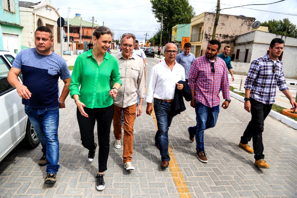 21.12.2017 - Prefeita Paula Mascarenhas e vice Idemar Barz na entrega obras nas ruas da Balsa - Estrada do Engenho, Paulo Guilayn e Pedro Osório de Brito