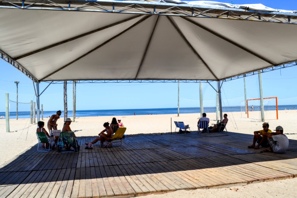 04.01.2018 - Atividades de verão na praia do Laranjal