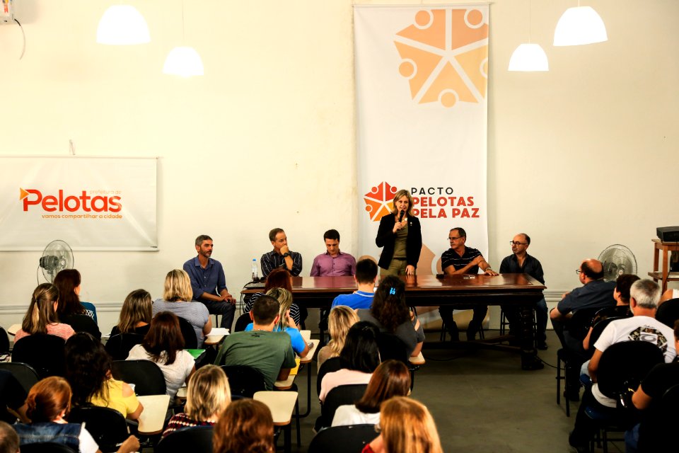 04.04.2018 - Prefeita Paula Mascarenhas durante o lançamento dos novos comitês territoriais do Cada Jovem Conta no auditório da SMED- Foto: Gustavo Vara