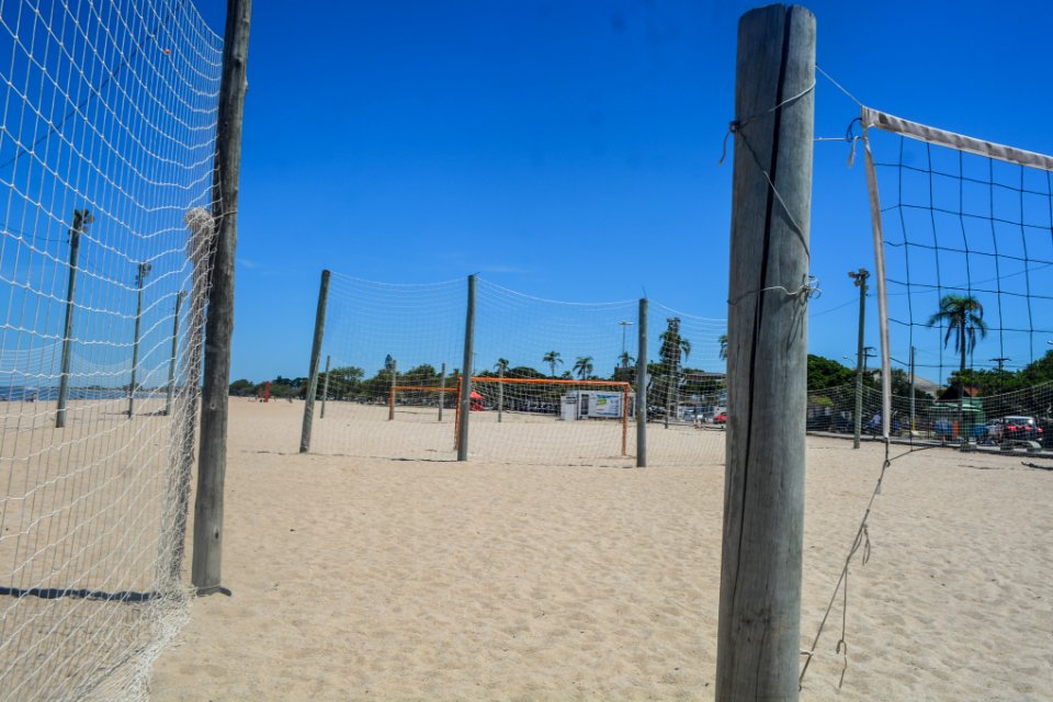 04.01.2018 - Atividades de verão na praia do Laranjal