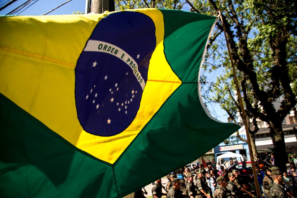 19.11.2017 - Prefeita Paula Mascarenhas e o vice Idemar Barz participam da cerimônia ao Dia da Bandeira no Altar da Pátria