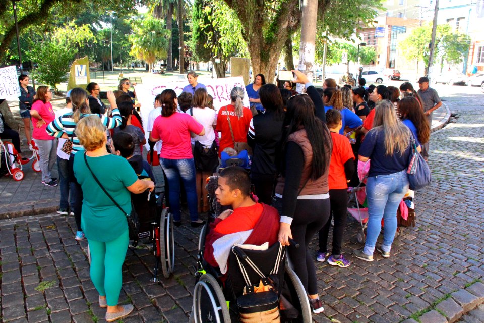 14.03.2018 - Gab Prefeita - Reunião com usuários da APAE - Foto Marcel Avila