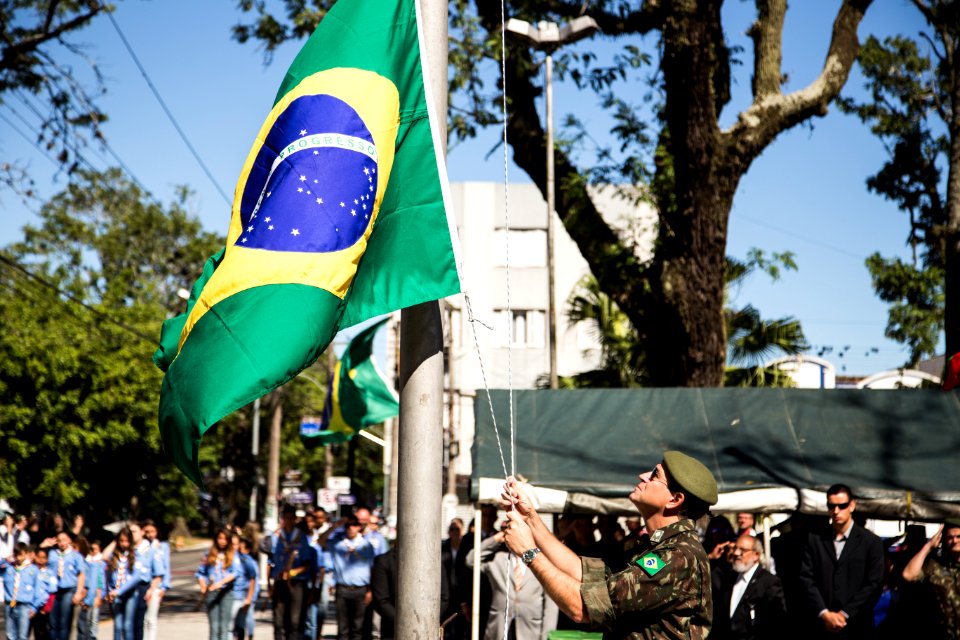 19.11.2017 - Prefeita Paula Mascarenhas e o vice Idemar Barz participam da cerimônia ao Dia da Bandeira no Altar da Pátria