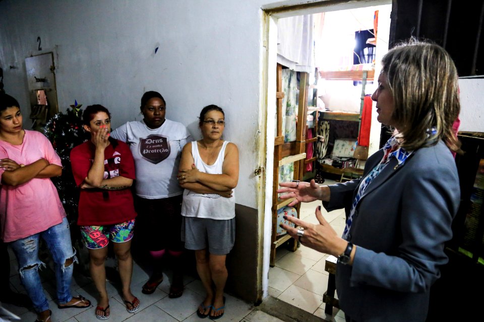 11.12.2017 - Prefeita Paula Mascarenhas em visita e almoço no Presídio Regional de Pelotas