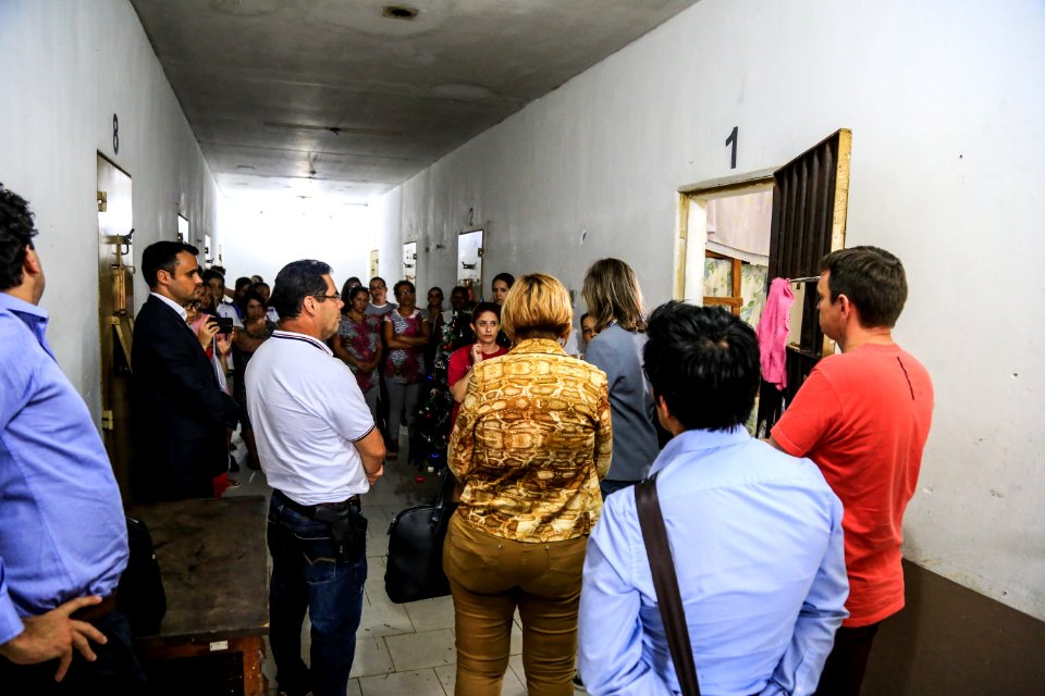11.12.2017 - Prefeita Paula Mascarenhas em visita e almoço no Presídio Regional de Pelotas