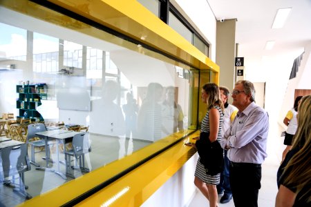 22.02.2018 - Prefeita Paula Mascarenhas e o vice Idemar Barz durante visita à Escola Santa Mônica - Foto: Gustavo Vara