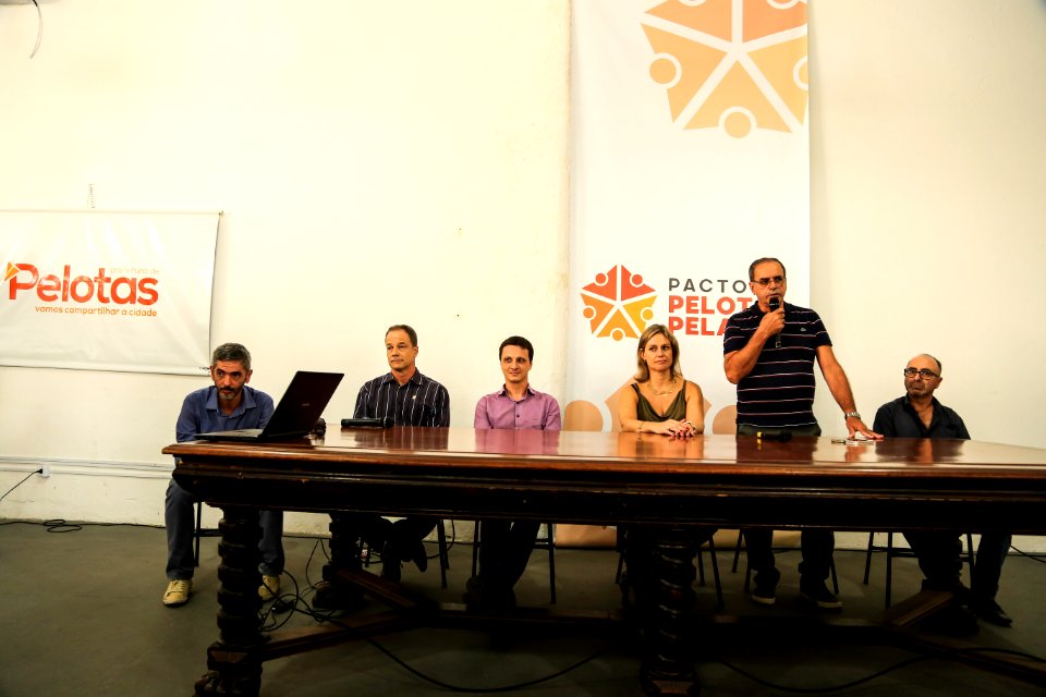 04.04.2018 - Prefeita Paula Mascarenhas durante o lançamento dos novos comitês territoriais do Cada Jovem Conta no auditório da SMED- Foto: Gustavo Vara