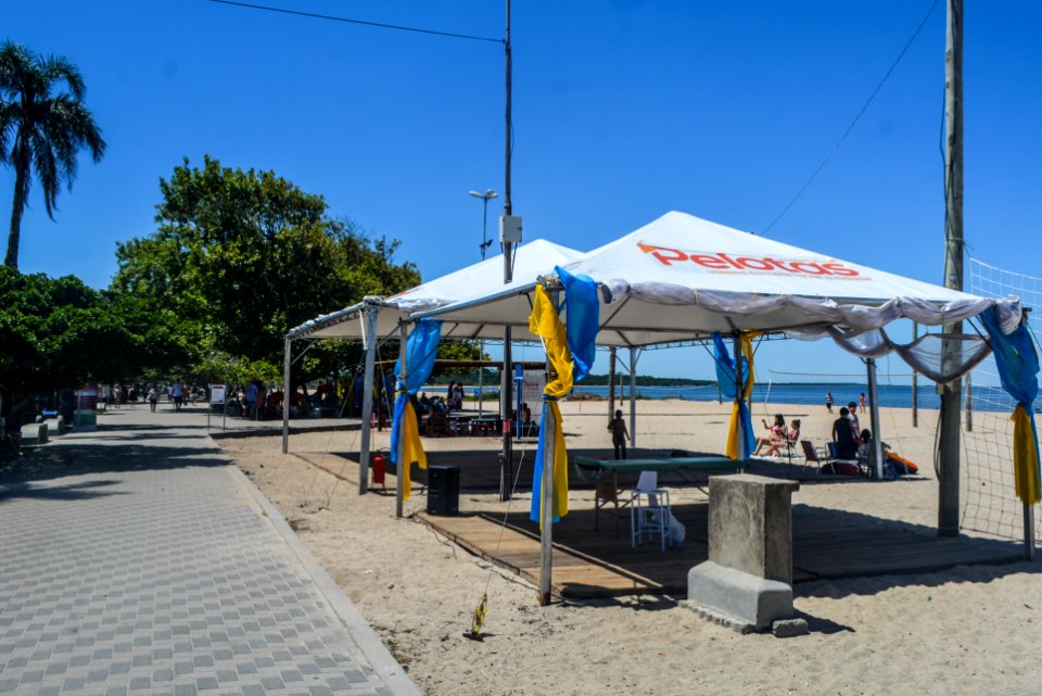 04.01.2018 - Atividades de verão na praia do Laranjal