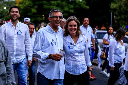 20.12.2017 - Prefeita Paula Mascarenhas e vice Idemar Barz na Noite da Paz - Caminhada Aliança Pelotas