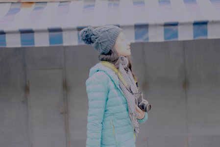 背著相機的女文青