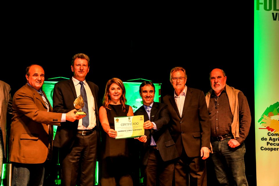 04.12.2017 - Vice-Prefeito Idemar Barz na entrega do prêmio destaque no desenvolvimento do agronegócio gaúcho em Porto Alegre RS