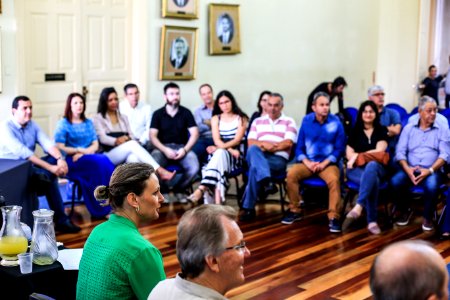 21.12.2017 - Prefeita Paula Mascarenhas e vice Idemar Barz no café da manhã com servidores