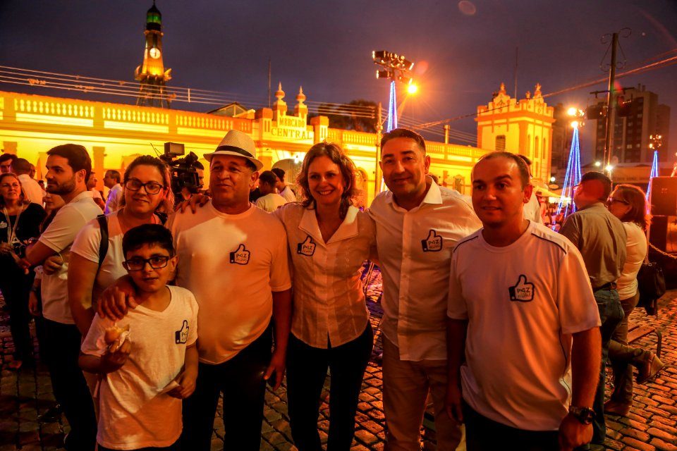 20.12.2017 - Prefeita Paula Mascarenhas e vice Idemar Barz na Noite da Paz - Caminhada Aliança Pelotas