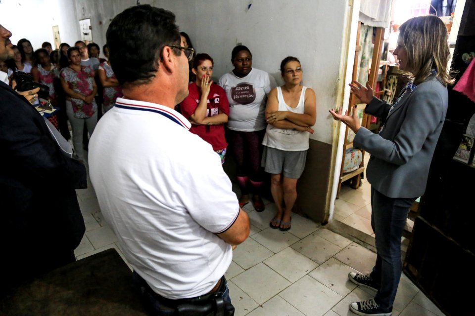 11.12.2017 - Prefeita Paula Mascarenhas em visita e almoço no Presídio Regional de Pelotas