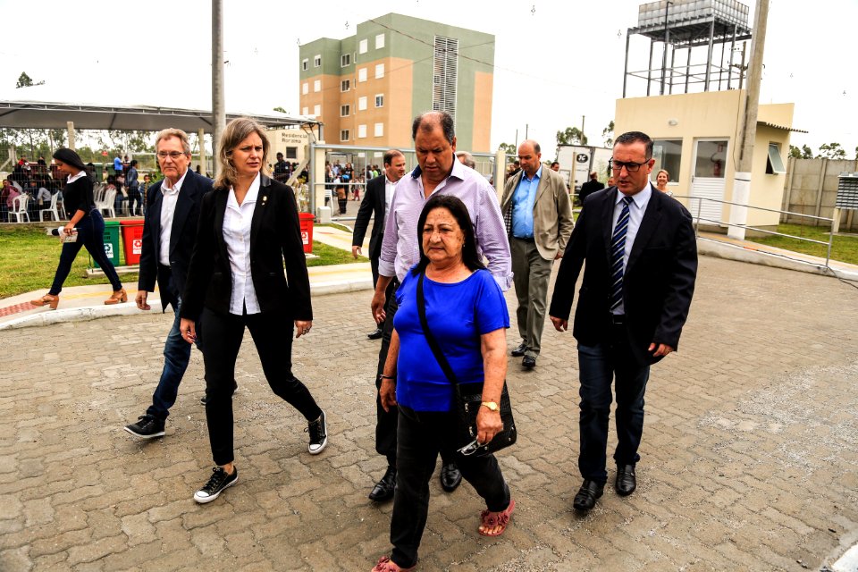 20.12.2017 - Prefeita Paula Mascarenhas e vice Idemar Barz na entrega dos residenciais Roraima e Amazonas