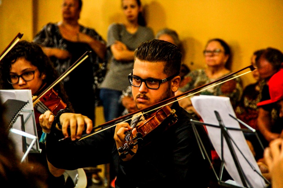 18.01.2018 - Orquestra de Câmara do Sesc/MG se apresenta na Rodoviária de Pelotas