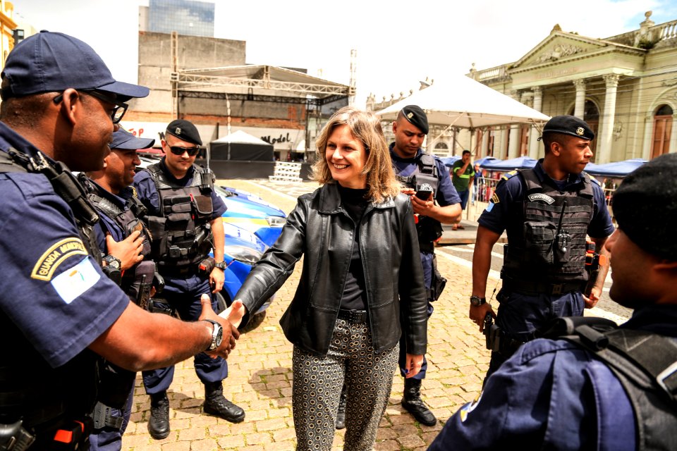 17.11.2017 - Prefeita Paula Mascarenhas na abertura da Operação Tudo Azul e entrega de tablets para a Guarda Municipal