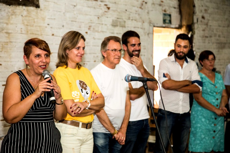 07.04.2018 - Prefeita Paula Mascarenhas, o vice Idemar Barz, acompanhados do ex prefeito de Pelotas Eduardo Leite e vereadores durante  inauguração da Rede Bem Cuidar na UBS Sanga Funda - Foto: Gustavo Vara