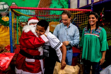 19.12.2017 - Prefeita Paula Mascarenhas na Festa de Natal Para as Crianças dos Abrigos