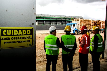 04.12.2017 - Prefeito em exercício Luiz Henrique Viana visita o Porto de Pelotas