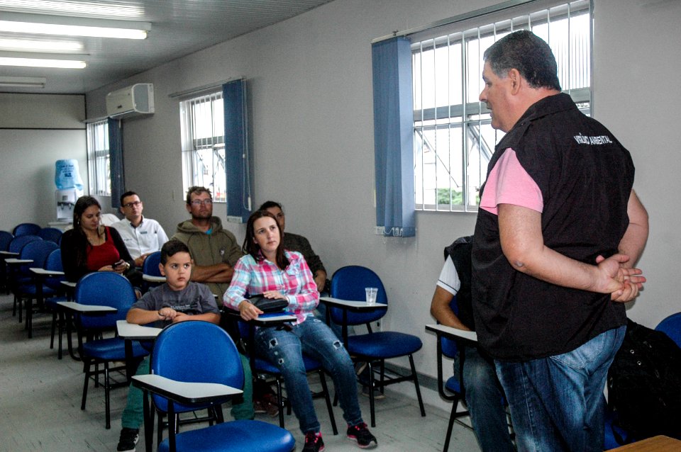 19.12.2017 - Visa capacita ambulantes que irão atuar no Laranjal