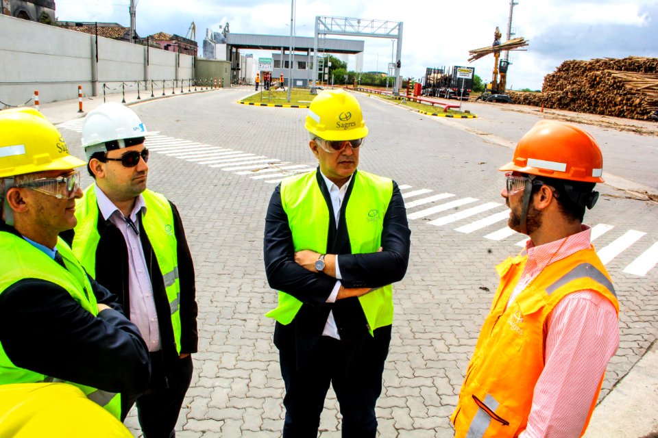 04.12.2017 - Prefeito em exercício Luiz Henrique Viana visita o Porto de Pelotas