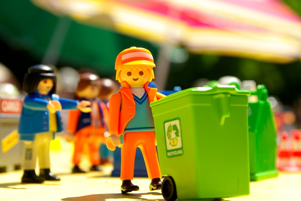Toy garbage collector miniature