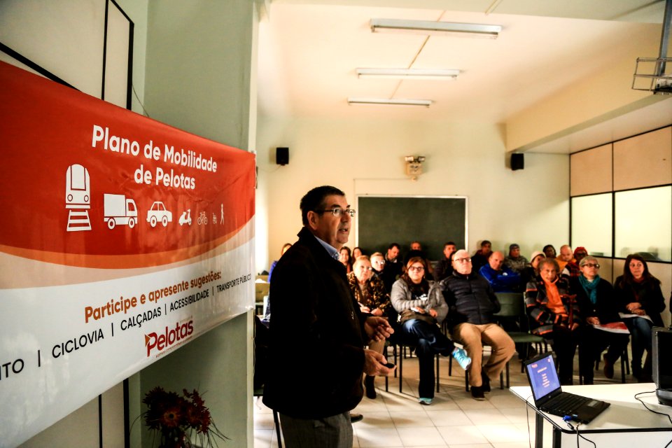 10.07.2018 - Consulta sobre o Plano de Mobilidade Urbana de Pelotas com idosos e cadeirantes - Foto: Gustavo Vara