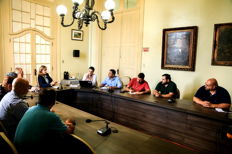 03.04.2018 - Prefeita Paula Mascarenhas e o vice Idemar Barz durante reunião com proprietários de bares e restaurantes - Código de Convivência - Foto: Gustavo Vara