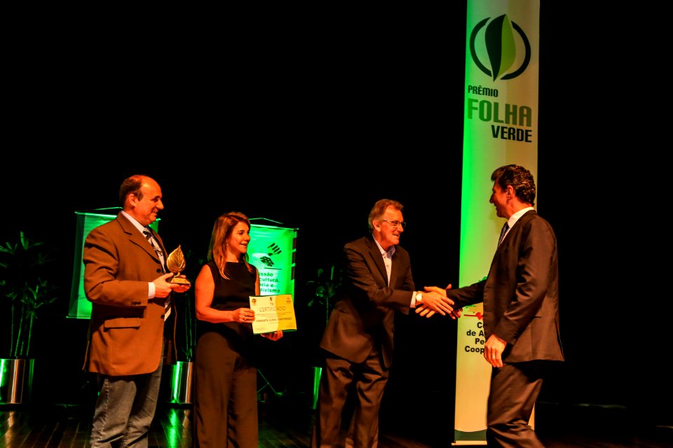04.12.2017 - Vice-Prefeito Idemar Barz na entrega do prêmio destaque no desenvolvimento do agronegócio gaúcho em Porto Alegre RS
