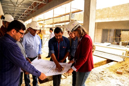 30.11.2017 - Prefeita Paula Mascarenhas e vice Idemar Barz em visita à rua 4 e a EMEI Navegantes