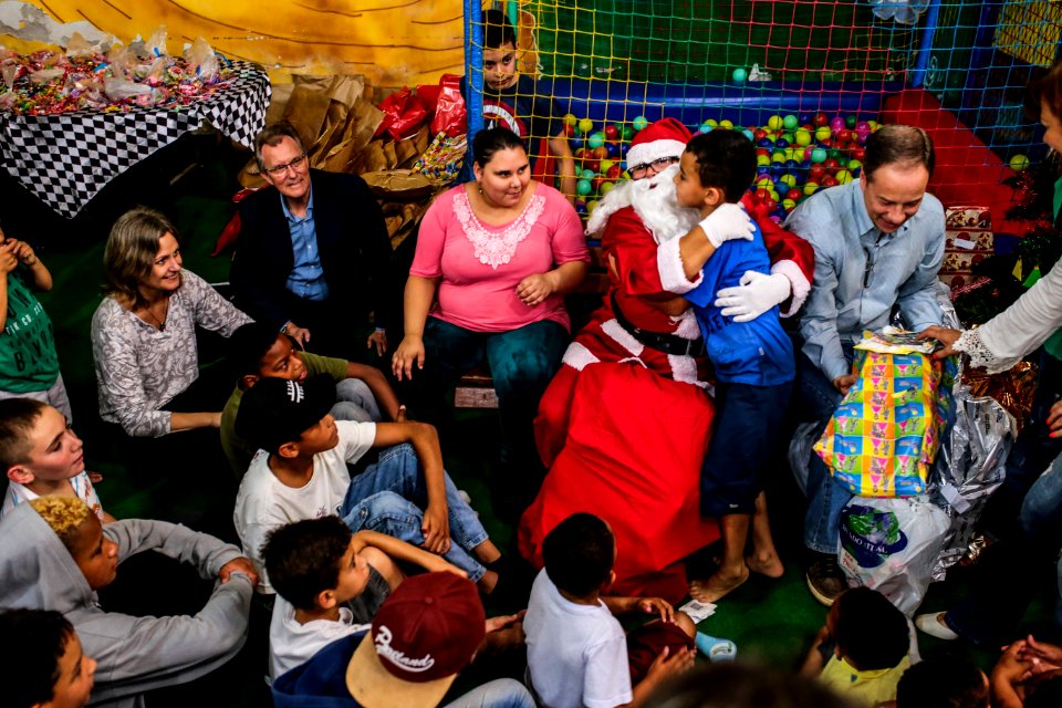 19.12.2017 - Prefeita Paula Mascarenhas na Festa de Natal Para as Crianças dos Abrigos